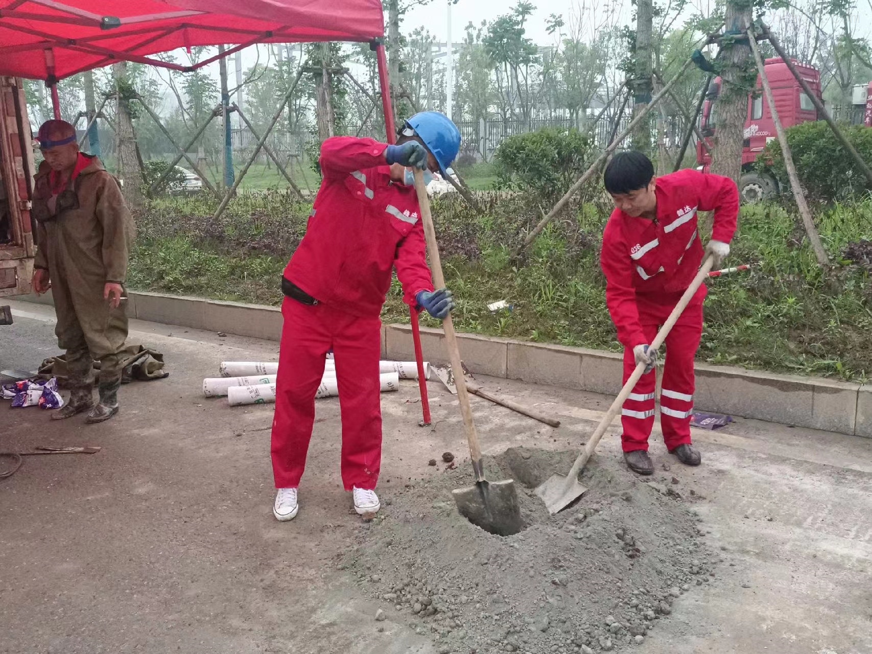 稻城管道疏通哪家好】及时进行市政管道清淤