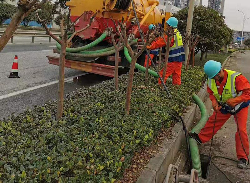 稻城市政管道清淤